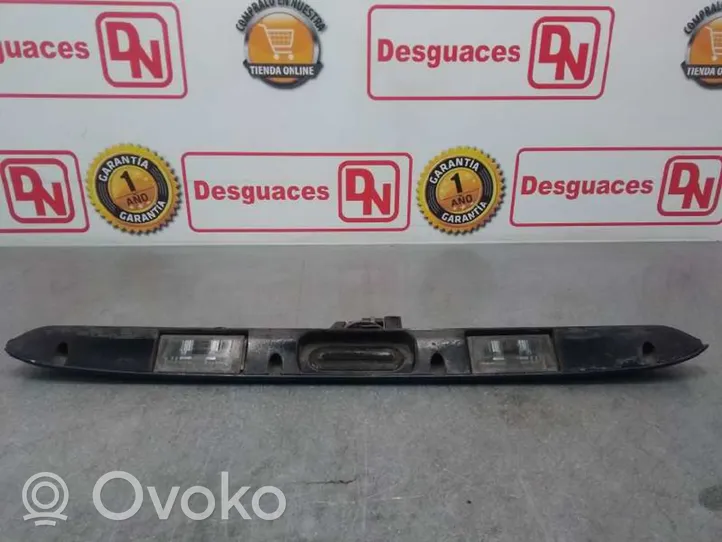 BMW 3 E36 Takaluukun lukon salvan moottori 8220763