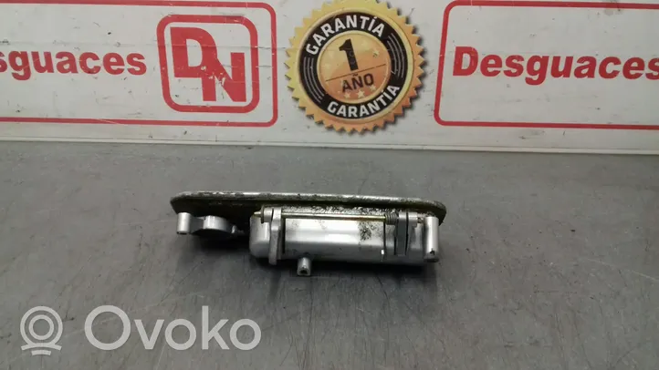 Volkswagen Golf IV Tailgate trunk handle 1J6827565A