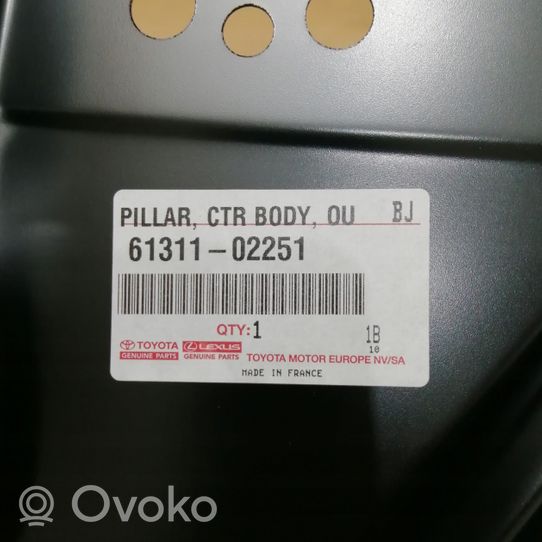 Toyota Auris E180 Pilari (keski-) 6131102251
