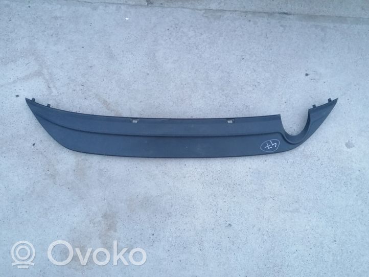 Volkswagen Golf VII Rivestimento della parte inferiore del paraurti posteriore 5G6807568B