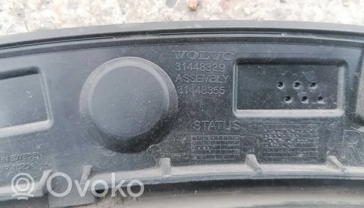 Volvo XC40 Listwa błotnika tylnego 31448329