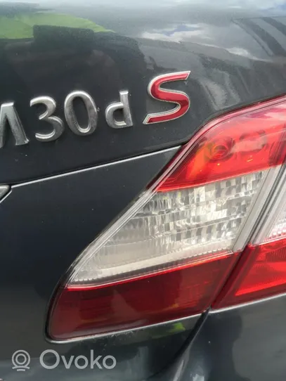 Infiniti M Rear/tail lights 