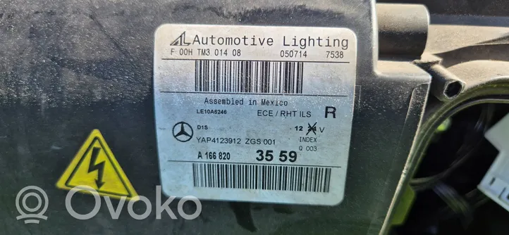 Mercedes-Benz GL X166 Lampa przednia A1668203559