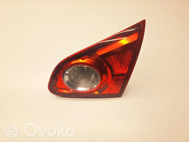 Nissan Qashqai Takaluukun takavalot 26550JD800