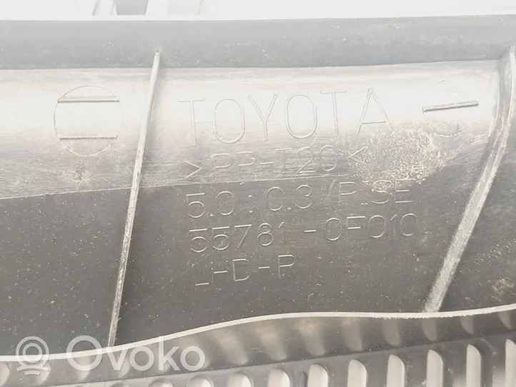 Toyota Corolla Verso AR10 Rivestimento del tergicristallo 557810F010