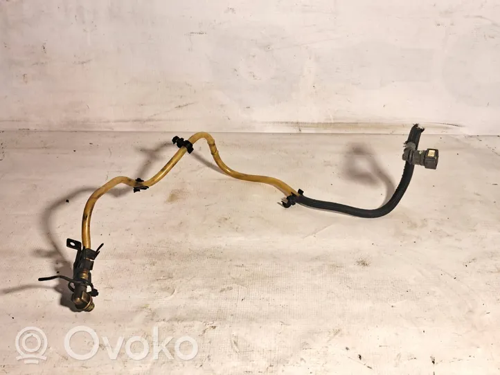 Volvo V50 Tuyau d'alimentation conduite de carburant 