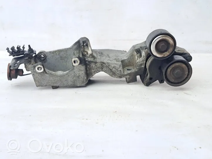 Nissan Qashqai Variklio tvirtinimo kronšteinas 8200527320