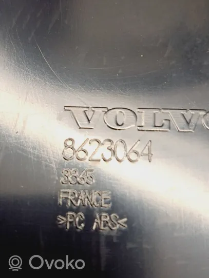 Volvo V50 Keskikonsoli 8623064