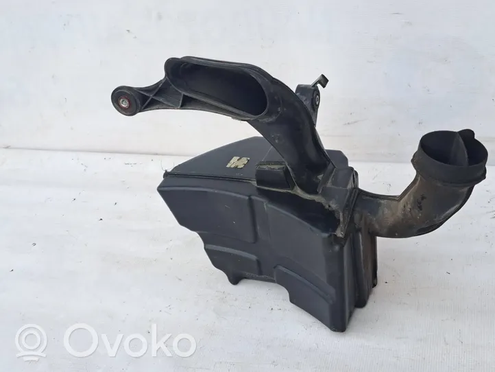 Volvo V50 Intake resonator 4M519F763BB