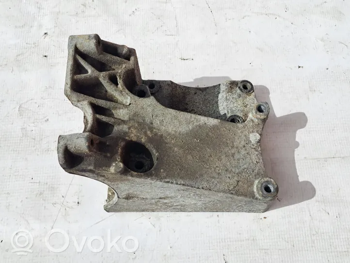 Volvo V50 Soporte de montaje del compresor de A/C 4M5Q19B624CC