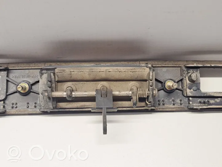 Volvo V70 Trunk door license plate light bar 9203101