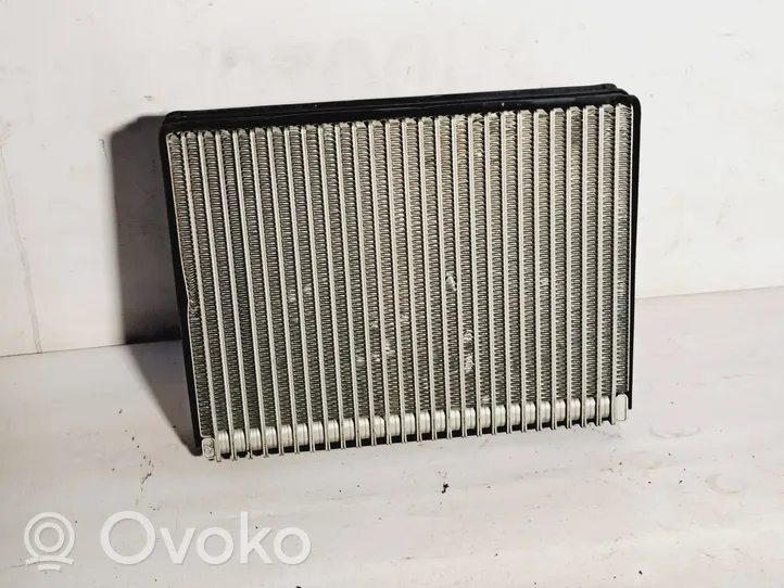 Volvo V70 Oro kondicionieriaus radiatorius (salone) 037141332