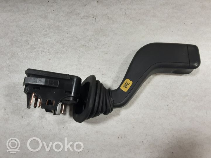 Opel Astra H Manetka / Przełącznik wycieraczek 90243395