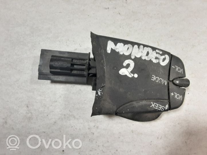 Ford Mondeo Mk III Przyciski / Przełącznik regulacji głośności 