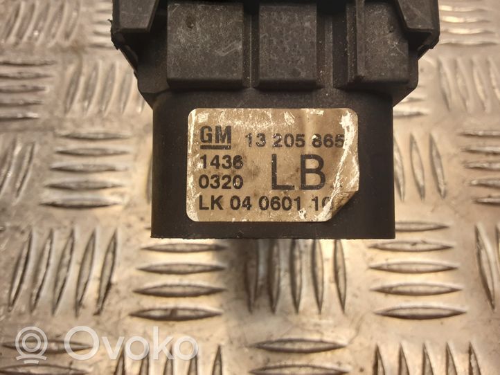 Opel Zafira B Przełącznik świateł 13205865