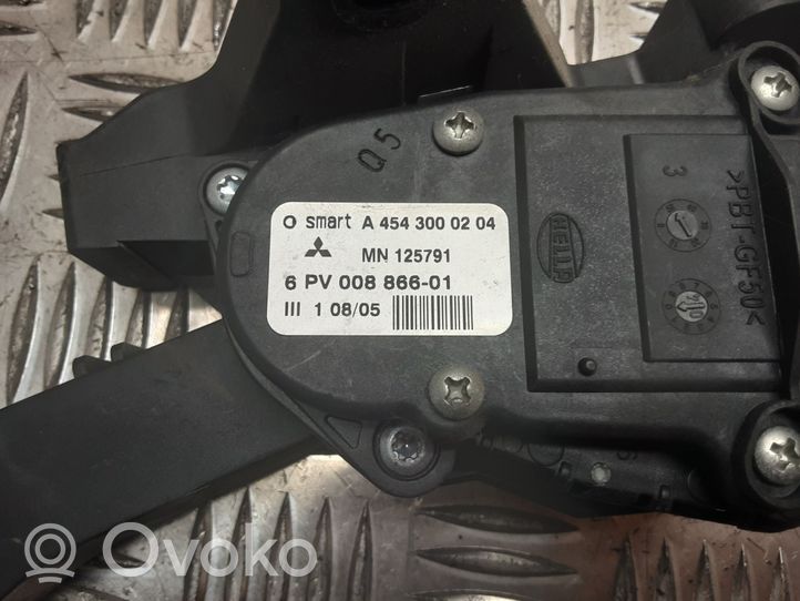 Mitsubishi Colt Accelerator throttle pedal MN125791