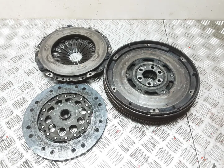 Volkswagen PASSAT B5 Kit frizione 