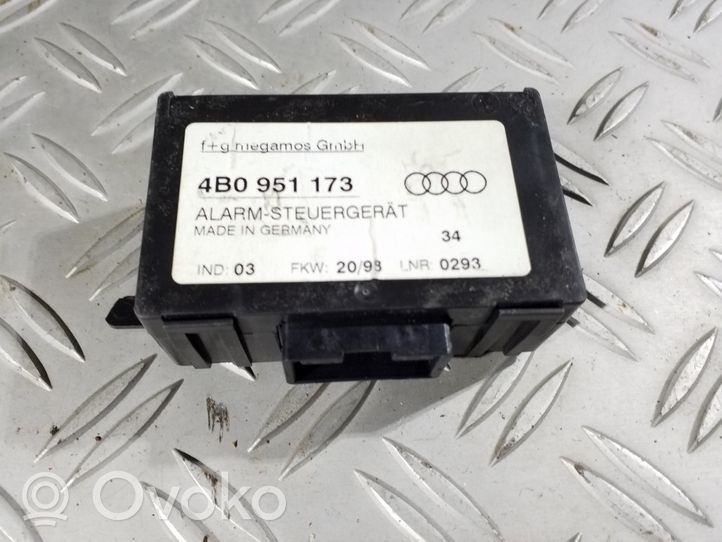 Audi A6 S6 C5 4B Boîtier module alarme 4B0951173