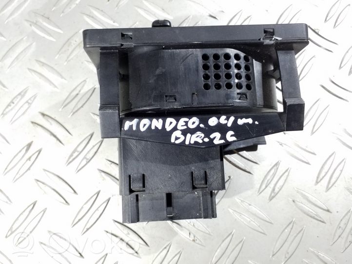 Ford Mondeo Mk III Interrupteur d’éclairage 4S7T13A024GA