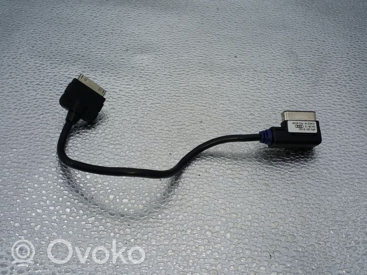 Audi A4 S4 B8 8K iPod-pistoke 4F0051510K