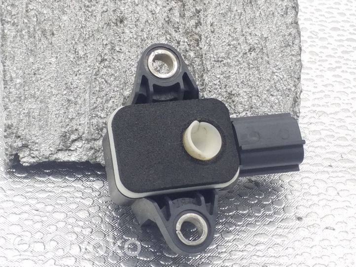 Audi A6 S6 C6 4F Airbag deployment crash/impact sensor 8P0955557