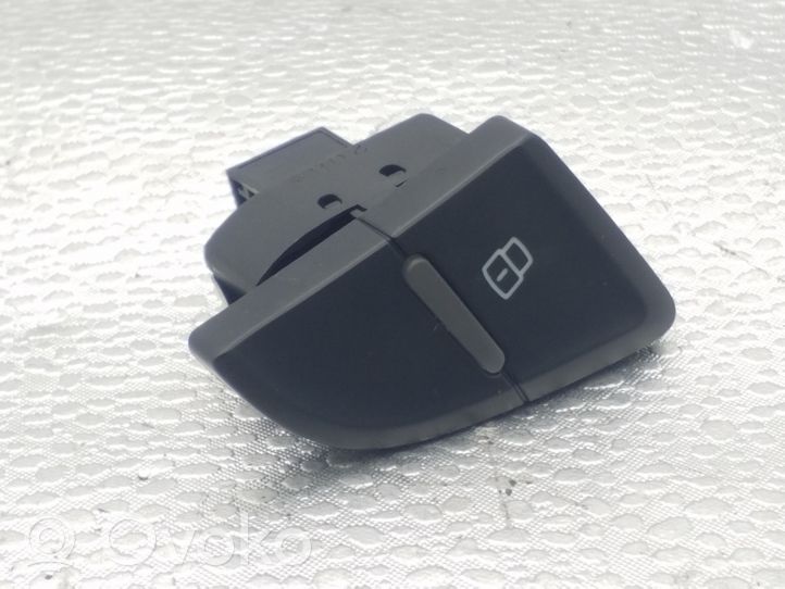 Audi A4 S4 B8 8K Przełącznik / Przycisk otwierania klapy bagażnika 8K0962107A