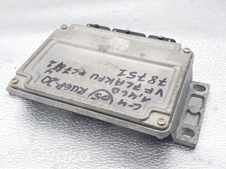 Citroen C4 I Unité de commande, module ECU de moteur 16735054