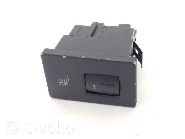 Volkswagen Touareg I Seat heating switch 7L6963570B