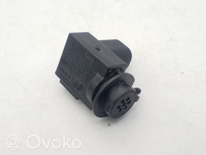 Audi A8 S8 D3 4E Air pressure sensor 4B0907659A