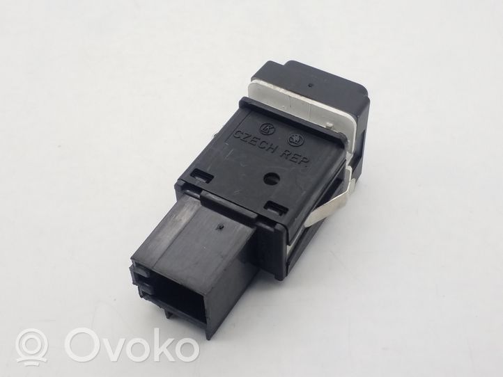 Skoda Fabia Mk2 (5J) Przycisk / Przełącznik ogrzewania szyby przedniej / czołowej 5J0959621