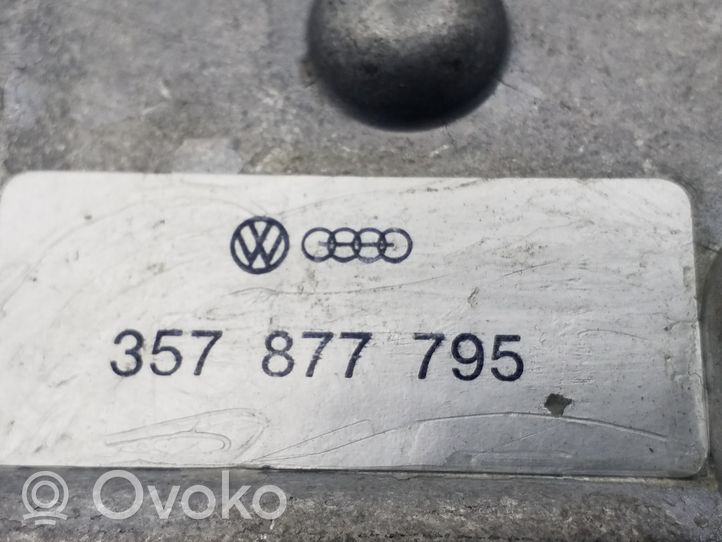 Volkswagen PASSAT B3 Motore/attuatore 357877795