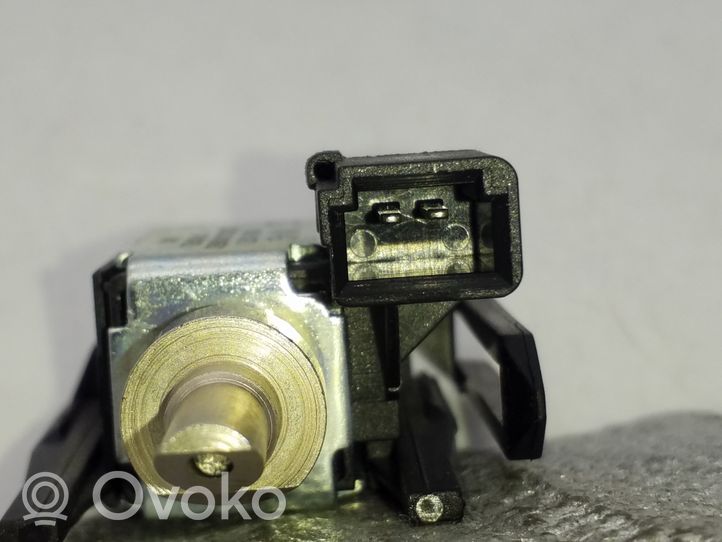 Volkswagen Tiguan Ignition lock 1K0953527C