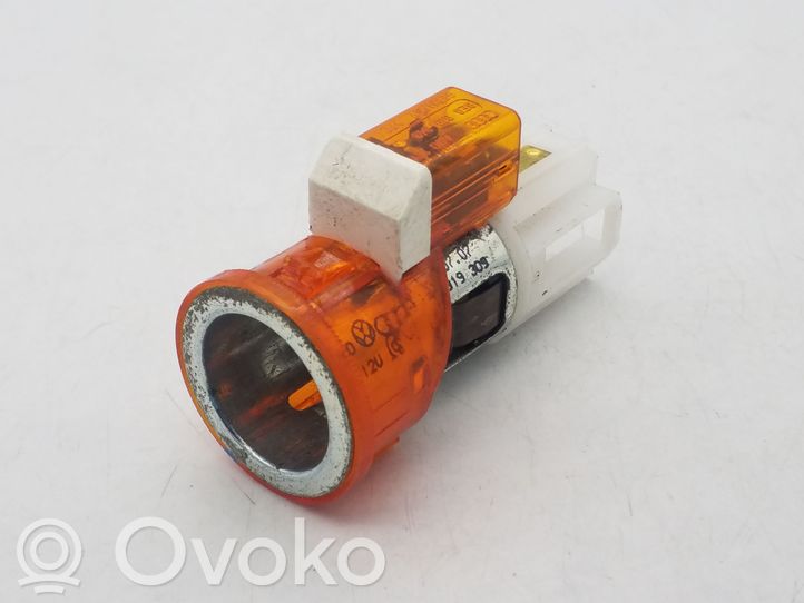 8E0919343 Audi Q7 4L 12V Steckdose vorne, 15.00 € | RRR 