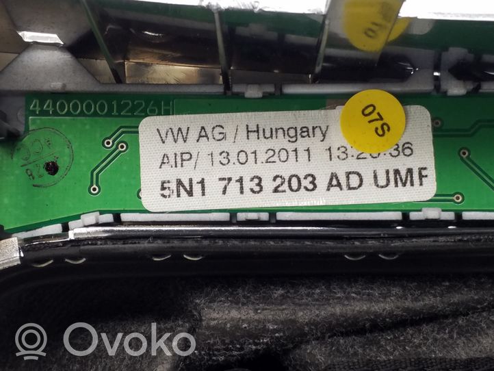 Volkswagen Tiguan Lewarek zmiany biegów / dolny 5N1713203AD