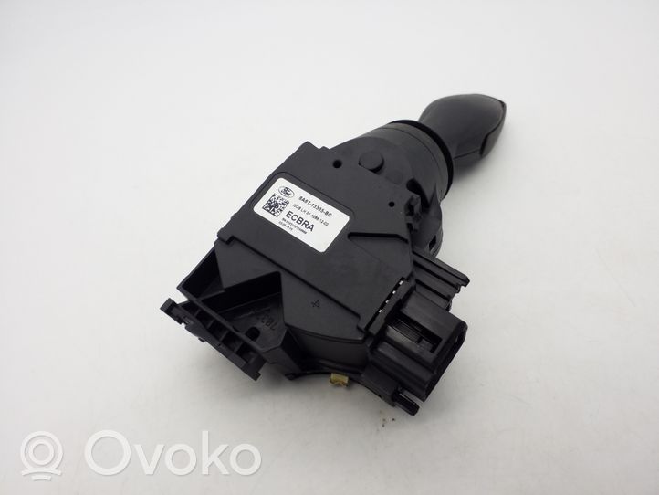 Ford Fiesta Suuntavilkun vipu 8A6T13335BC