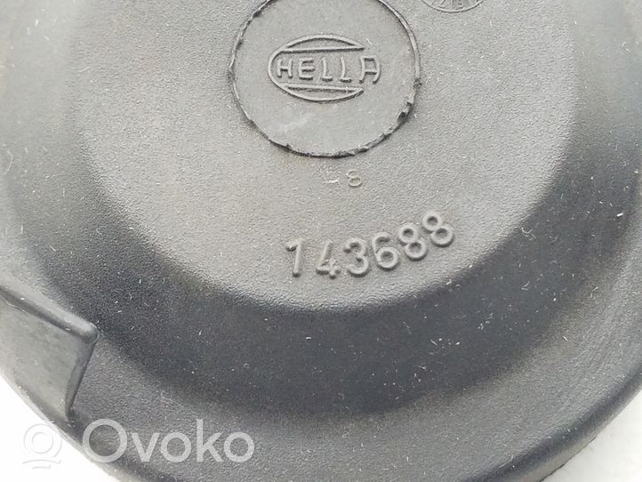 Volkswagen PASSAT B5 Ajovalo valaisimen pölysuoja 743688