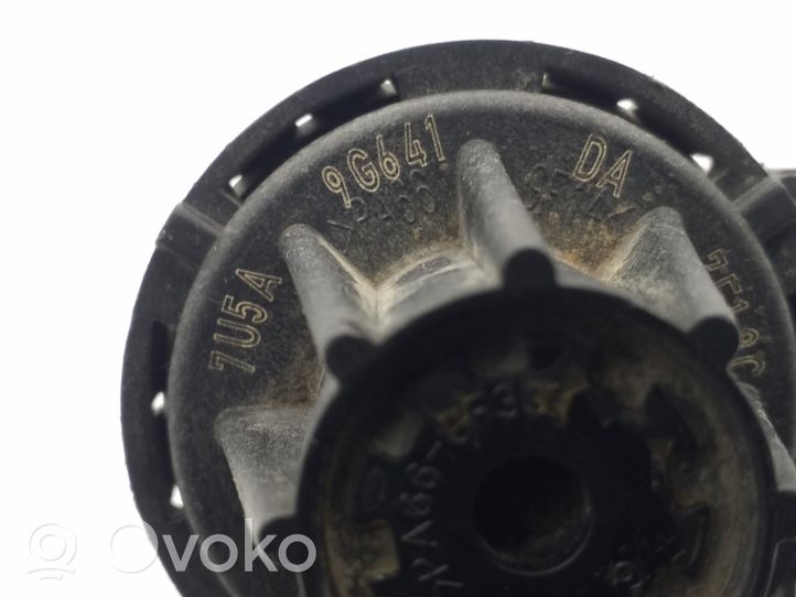 Ford Escape Electromagnetic valve 7U5A9G641DA