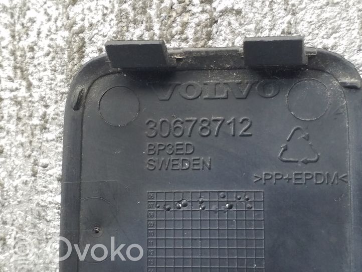 Volvo XC70 Priekinis tempimo kilpos dangtelis 30678712