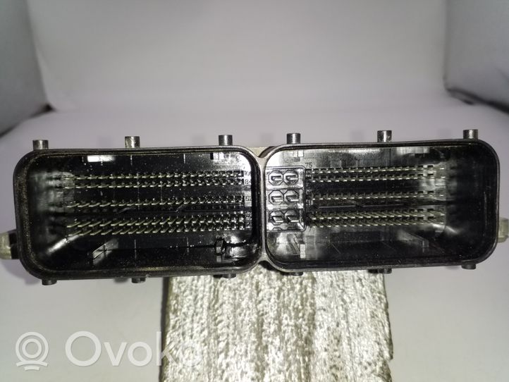 Volkswagen Jetta VI Komputer / Sterownik ECU silnika 06K906070F