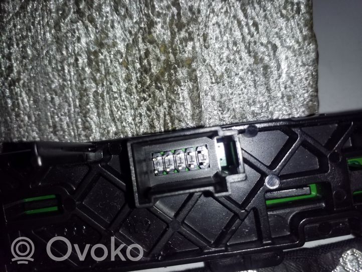 Audi Q5 SQ5 Ramka drążka zmiany biegów 8K1713463