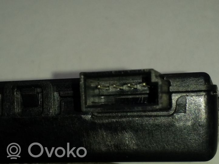 Opel Corsa E Antena wewnętrzna 13503204