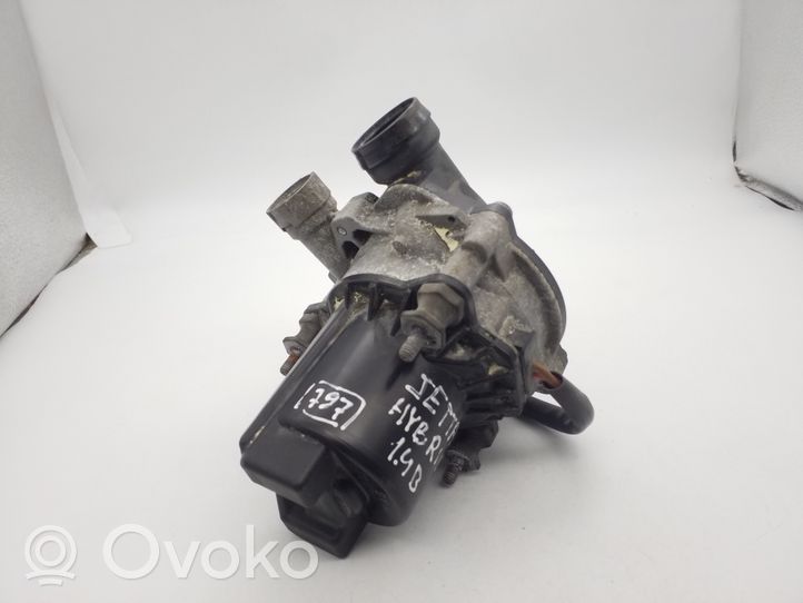 Volkswagen Jetta VI Secondary air pump 04E131333A