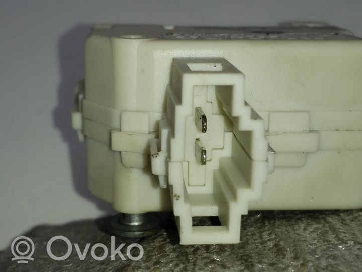 Volkswagen PASSAT CC Motor de bloqueo de puertas 3C8810773A