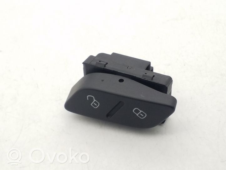 Volkswagen Jetta VI Central locking switch button 5C6962126