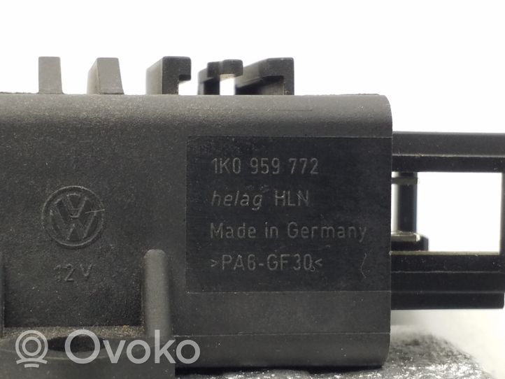 Volkswagen Tiguan Relais de chauffage de siège 1K0959772