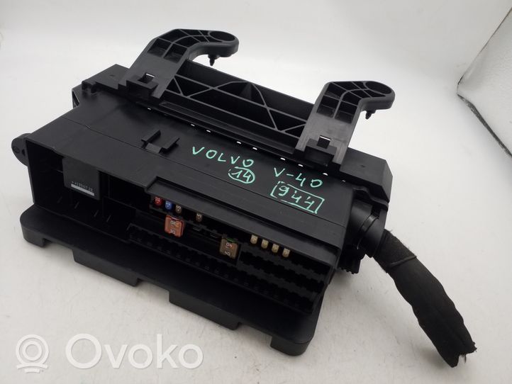 Volvo V40 Module de fusibles 30659176