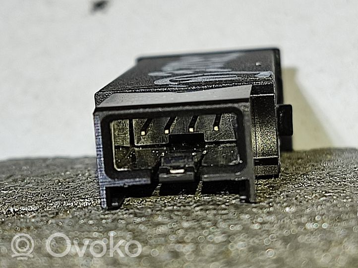 Chevrolet Cruze Câble adaptateur AUX 13348688