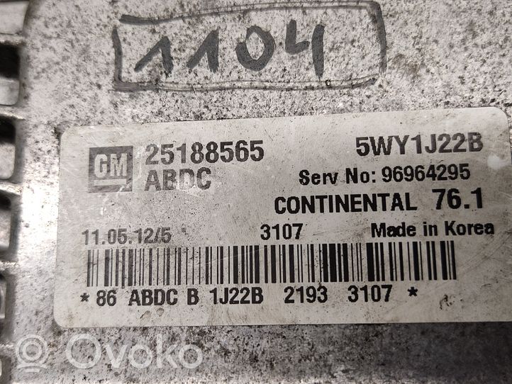 Chevrolet Orlando Unité de commande, module ECU de moteur 25188565