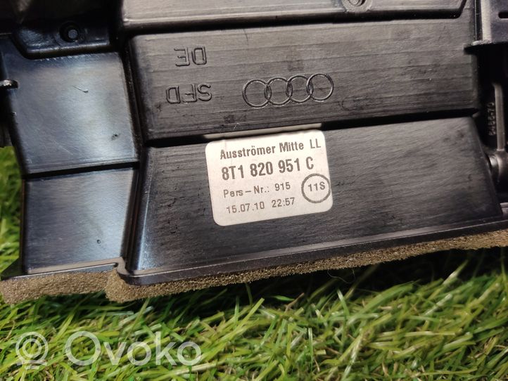 Audi A4 S4 B8 8K Dysze / Kratki środkowego nawiewu deski rozdzielczej 8T1820951C