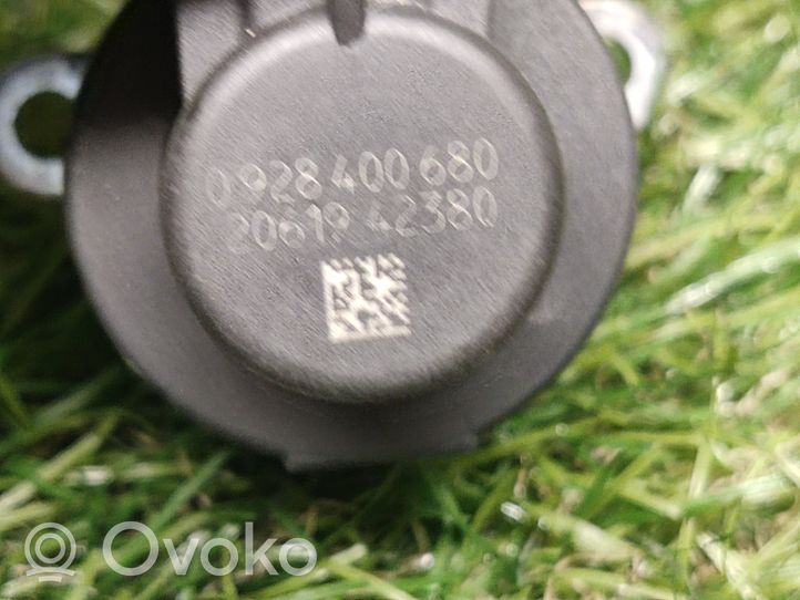Opel Zafira C Regulator ciśnienia paliwa 0928400680